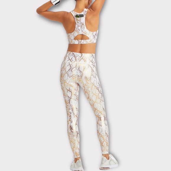 Fabletics Ultralux High Waisted Legging - Picture 6 of 16